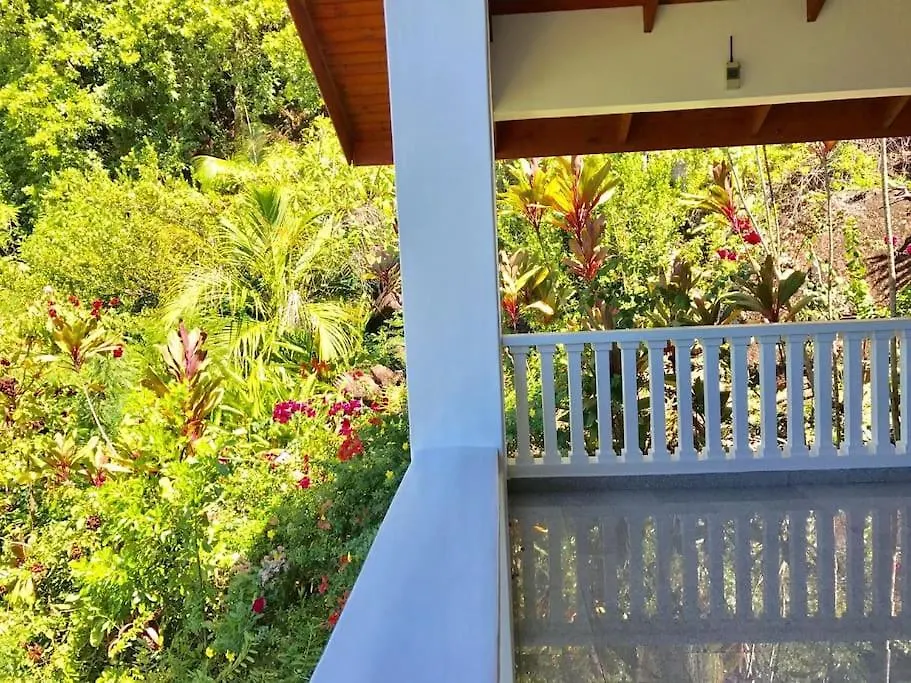 Hilltop South - Villa Bougainville Takamaka